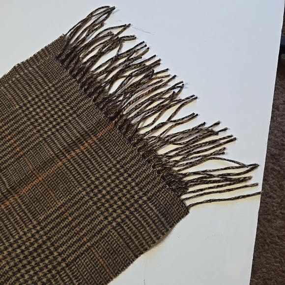 100% Cashmere Scarf Club Room Dark Check Print 12x57 - Picture 2 of 6